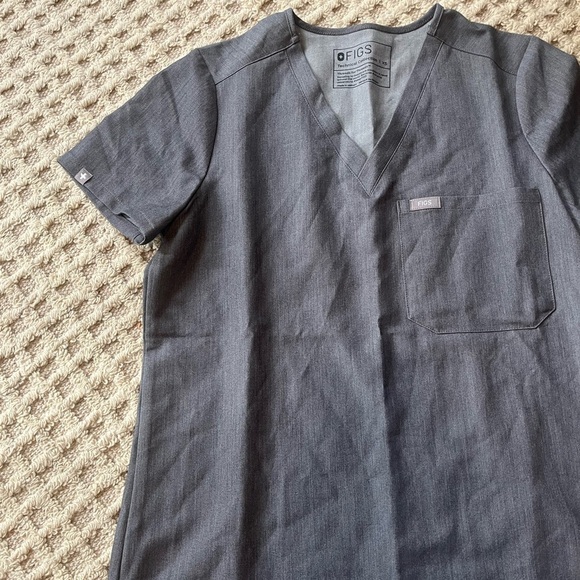 Figs Catarina One Pocket Scrub Top XS - Picture 6 of 9